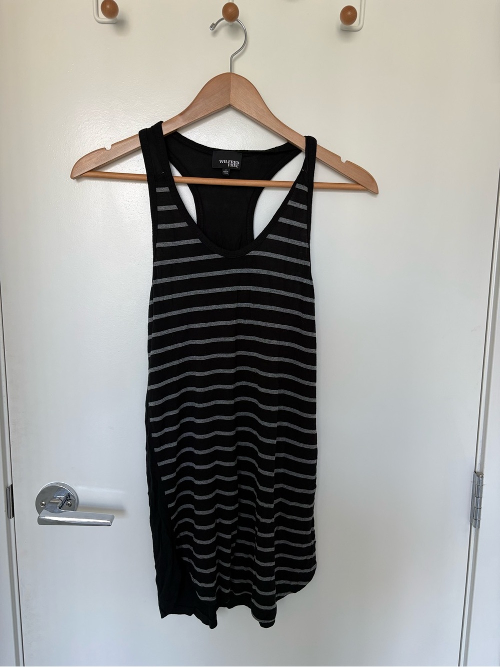 Wilfred Free by Aritzia Striped Black & Gray Racerback Tank Top Size S